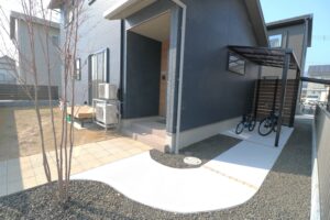 出雲市 サイクルポート設置工事 シンプルで使いやすいデザイン